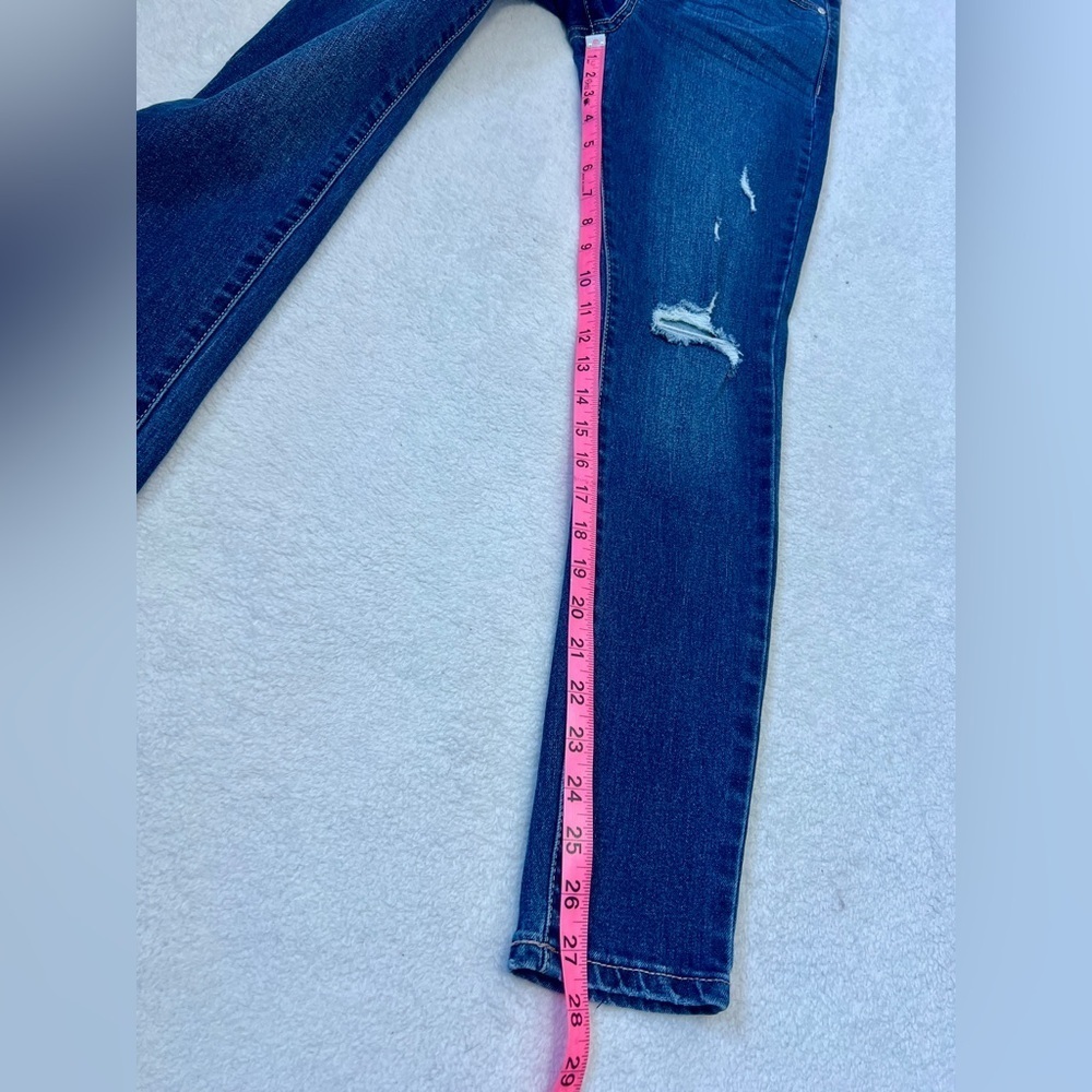 Guess NWT Simmone Super High Rise Skinny Jean - Size 28 - Picture 5 of 16